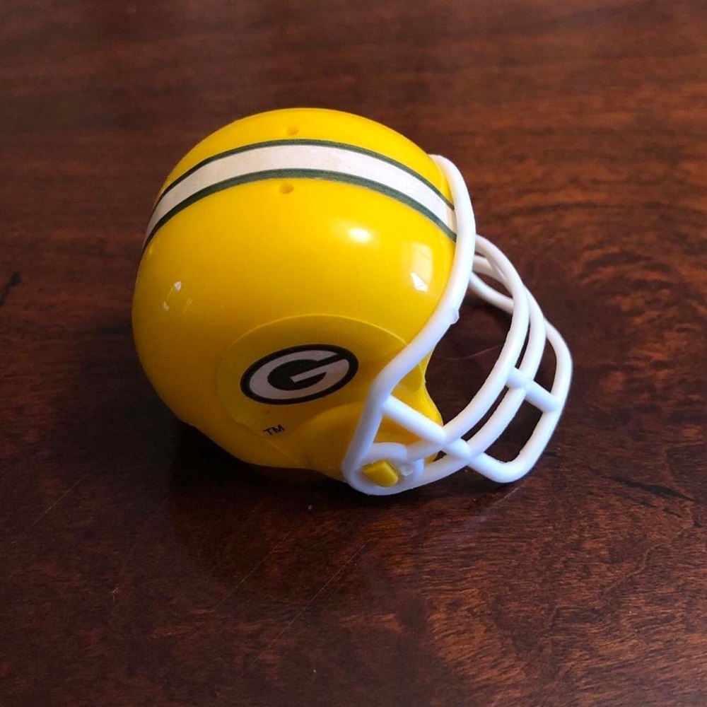 NFL Vintage Green Bay Packers collectible mini helmets 🏈